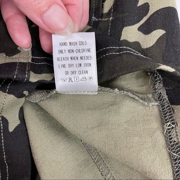 Camo Print Stretch Cotton Short Mini Skirt Dark Green Tan Brown Casual Small - Picture 5 of 5